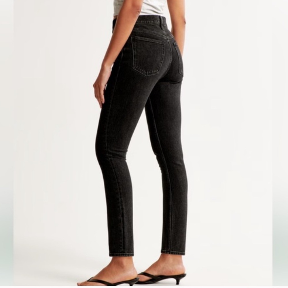 A&F Women's High Rise Skinny Jeans Color: BLACK Size: BLACK 27